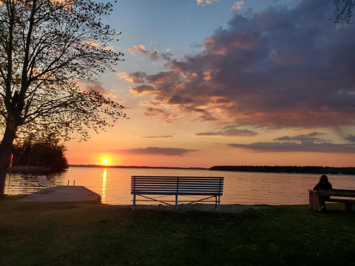Fun Place With A Sandy Beach For Swimming, Boating, And Fishing, Featuring 3 Available Cabins Fenelon Falls Экстерьер фото