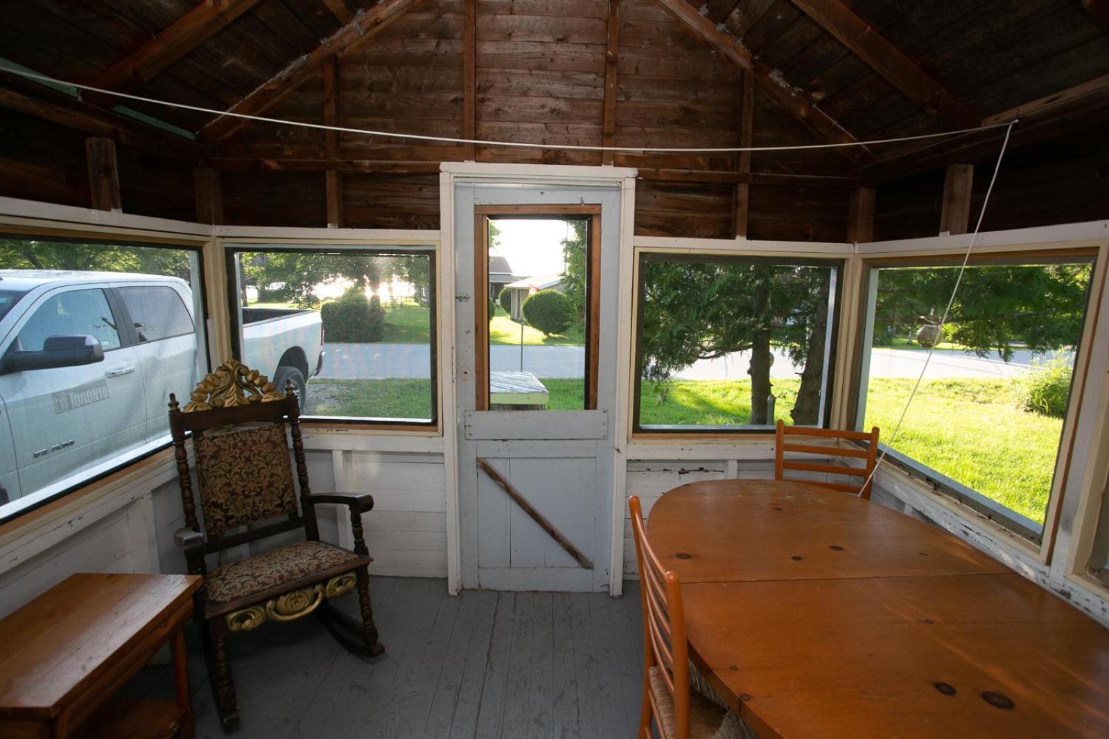 Fun Place With A Sandy Beach For Swimming, Boating, And Fishing, Featuring 3 Available Cabins Fenelon Falls Экстерьер фото