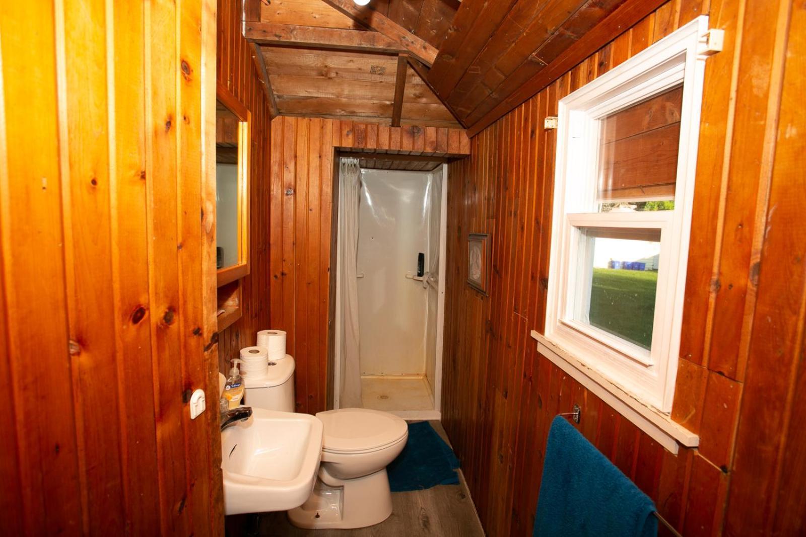 Fun Place With A Sandy Beach For Swimming, Boating, And Fishing, Featuring 3 Available Cabins Fenelon Falls Экстерьер фото