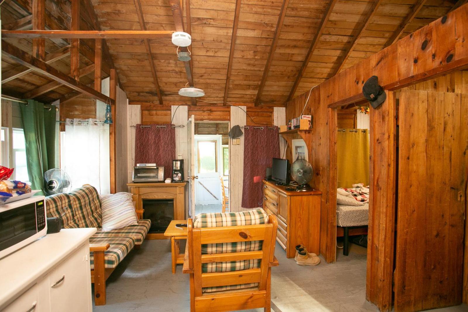 Fun Place With A Sandy Beach For Swimming, Boating, And Fishing, Featuring 3 Available Cabins Fenelon Falls Экстерьер фото