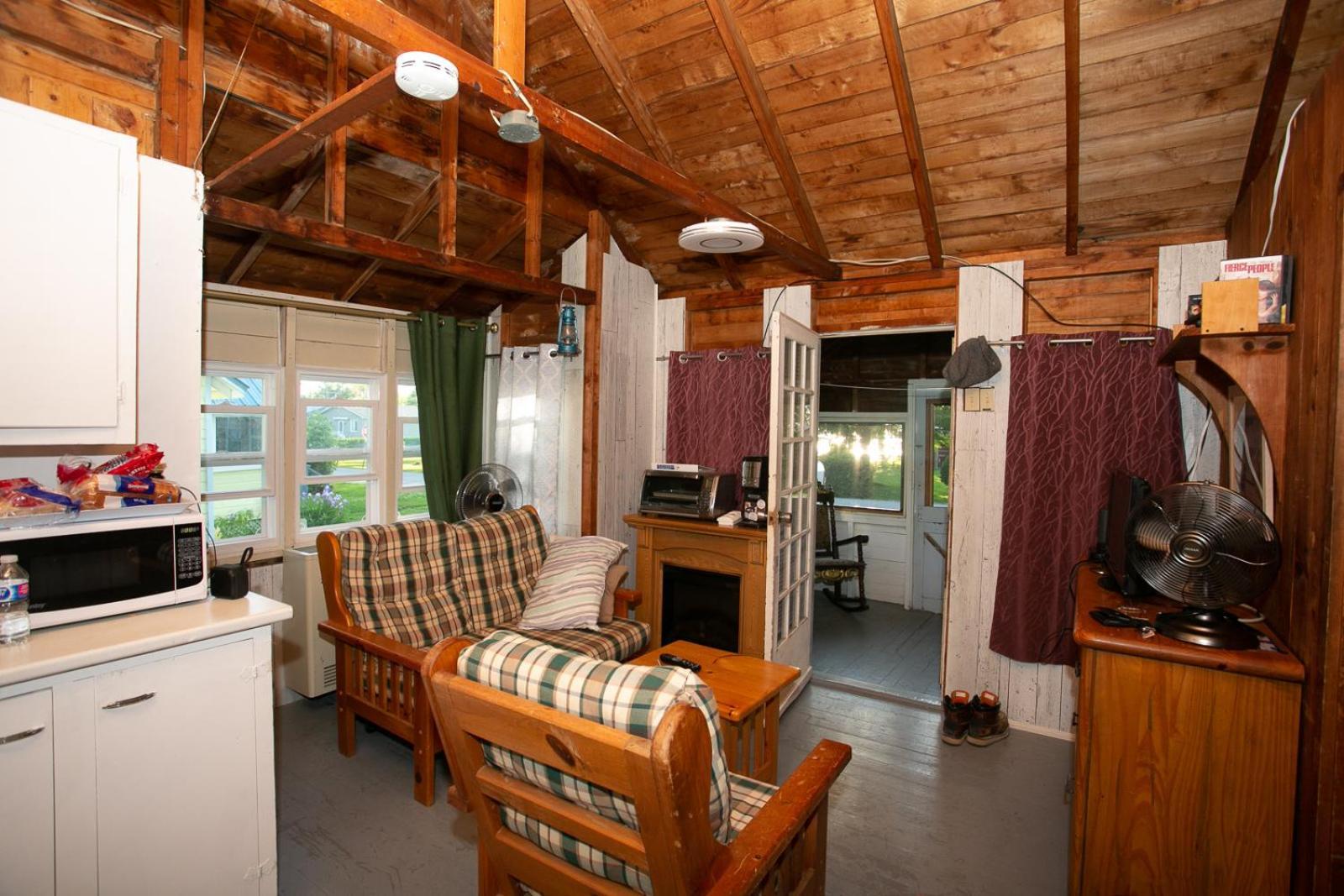 Fun Place With A Sandy Beach For Swimming, Boating, And Fishing, Featuring 3 Available Cabins Fenelon Falls Экстерьер фото