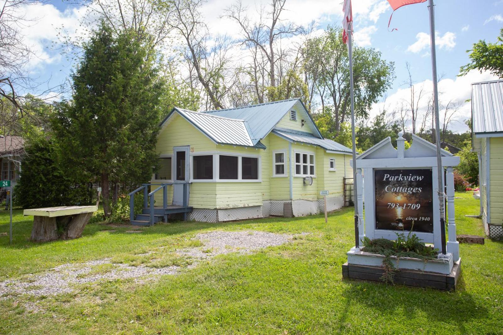 Fun Place With A Sandy Beach For Swimming, Boating, And Fishing, Featuring 3 Available Cabins Fenelon Falls Экстерьер фото